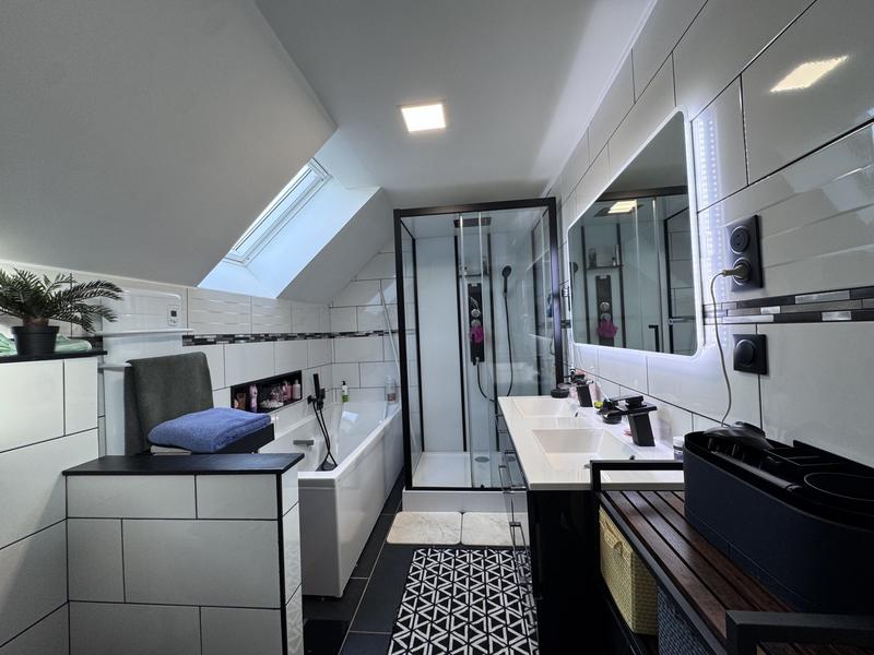 Maison - 110 m² - 6 pièces