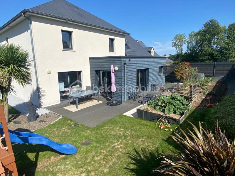 Pavillon - 191 m² - 8 pièces