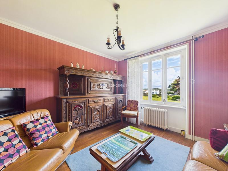 Maison traditionnelle - 222 m² - 9 pièces