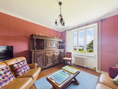 Maison traditionnelle - 222 m² - 9 pièces