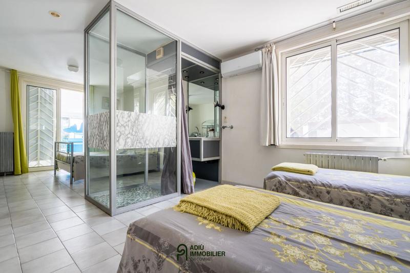 Maison - 375 m² - 14 pièces