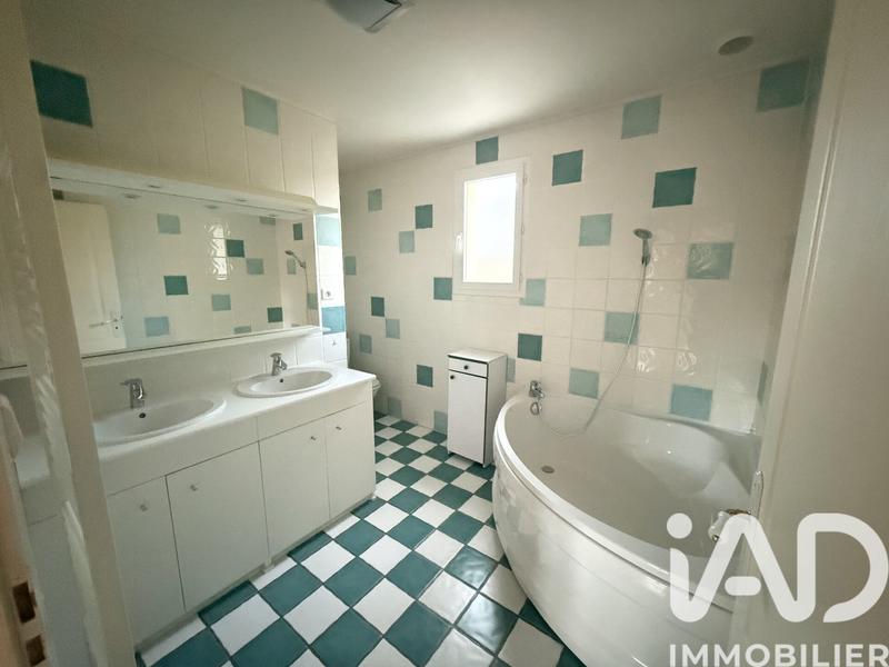 Maison - 97 m² - 5 pièces