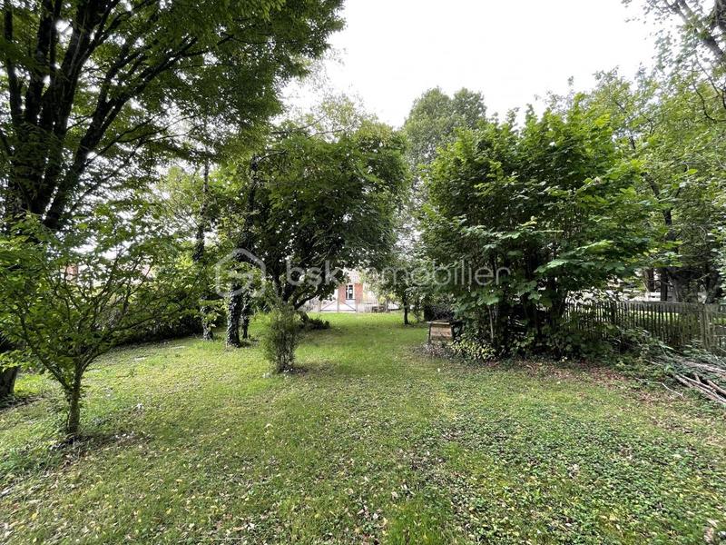 Demeure - 250 m² - 7 pièces