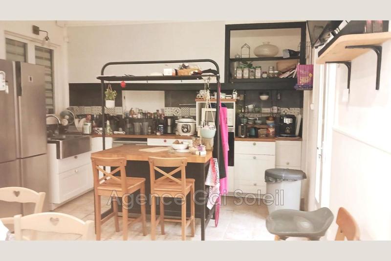 Maison - 201 m² - 10 pièces