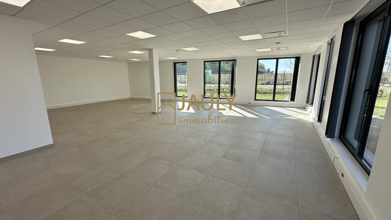 Local commercial - 910 m²