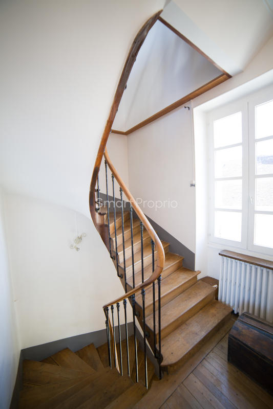 Maison - 248 m² - 8 pièces