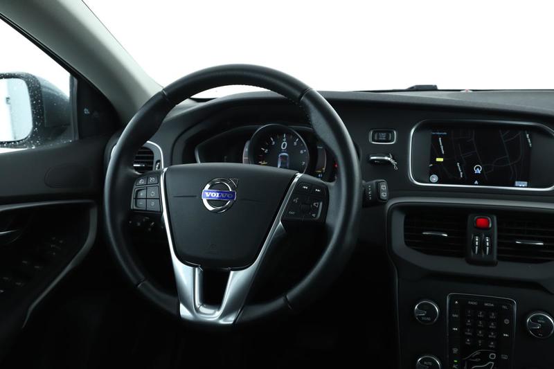 Volvo V40 1.5 T2 Momentum Geartronic 6 122 ch