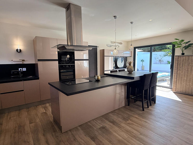 Maison - 180 m² - 5 pièces