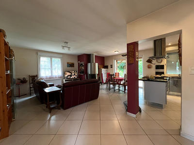 Maison - 99 m² - 5 pièces