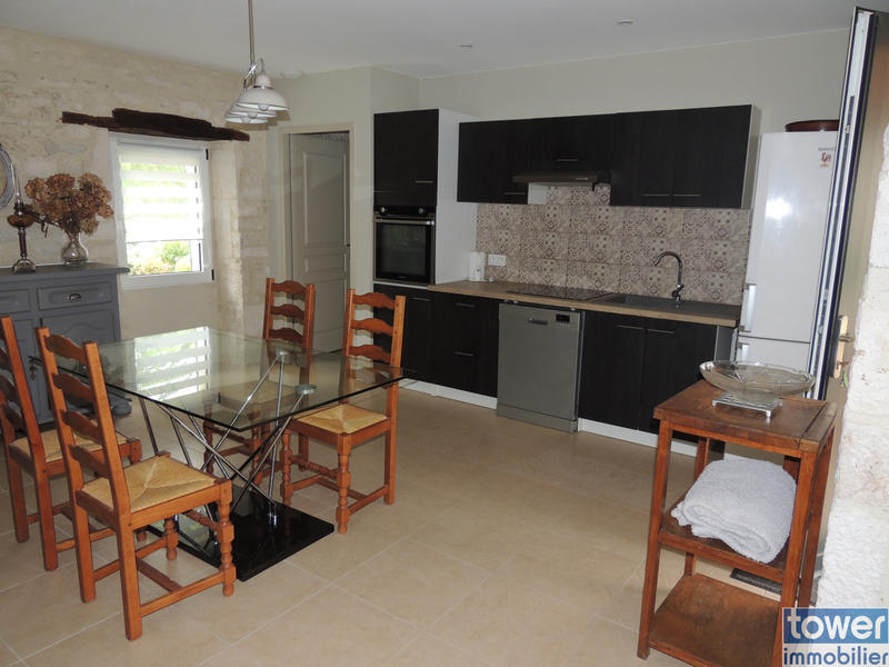 Maison - 250 m² - 7 pièces