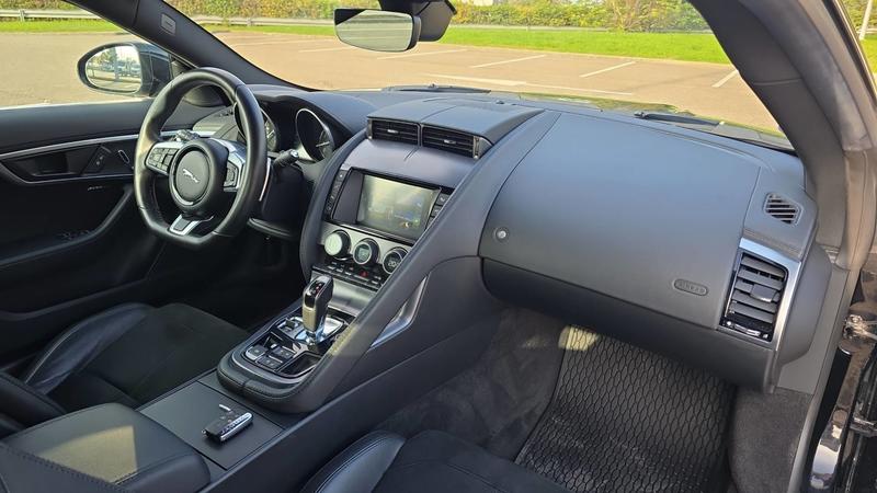Jaguar F-Type 300 R-Dynamic