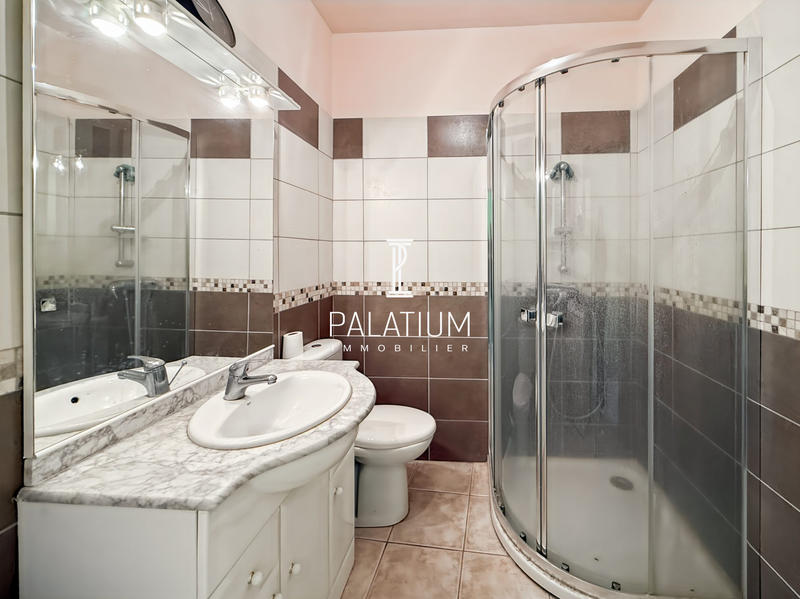 Local commercial - 158 m² - 6 pièces