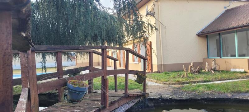 Maison - 253 m² - 10 pièces