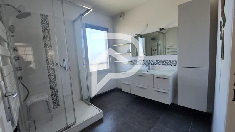 Appartement - 85 m² - 3 pièces