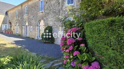 Maison - 495 m² - 14 pièces