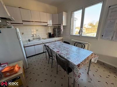 Immeuble mixte - 342 m² - 19 pièces