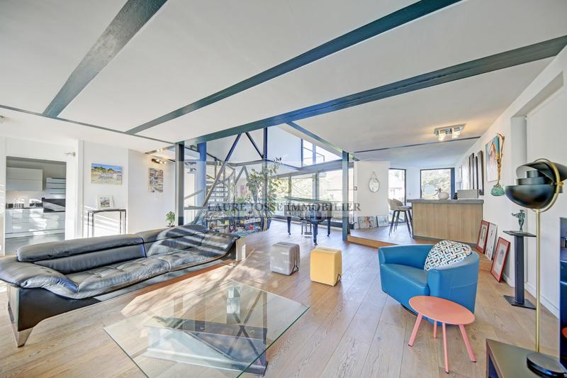 Maison contemporaine - 366 m² - 12 pièces