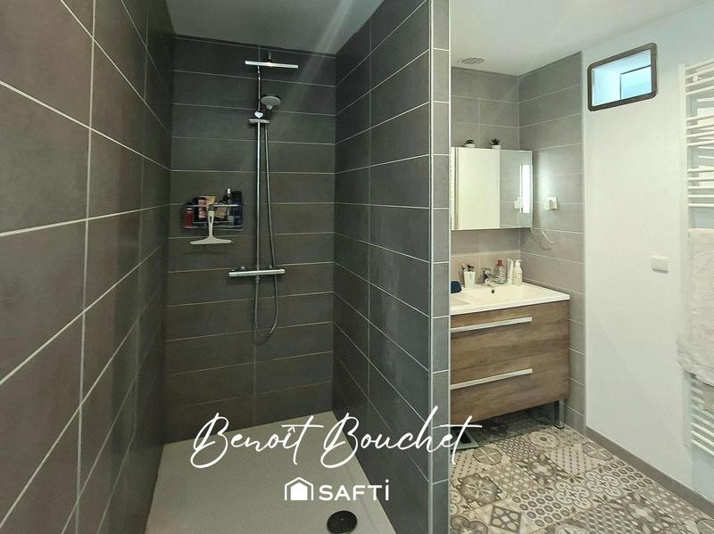 Maison - 217 m² - 8 pièces