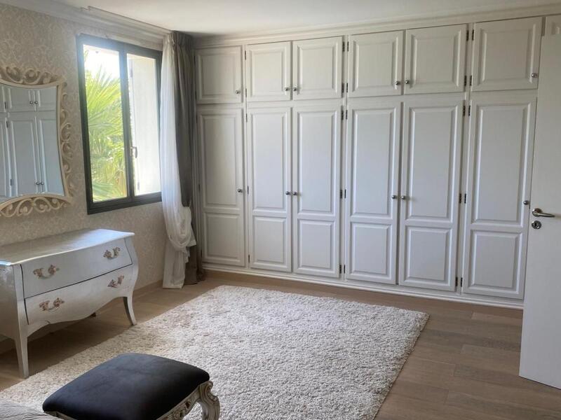 Villa - 310 m² - 1 pièce