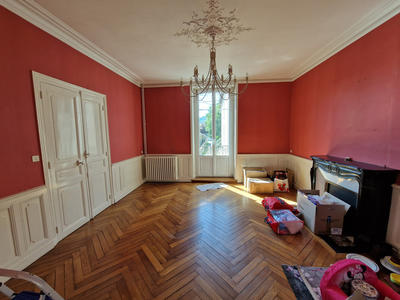 Maison - 540 m² - 15 pièces