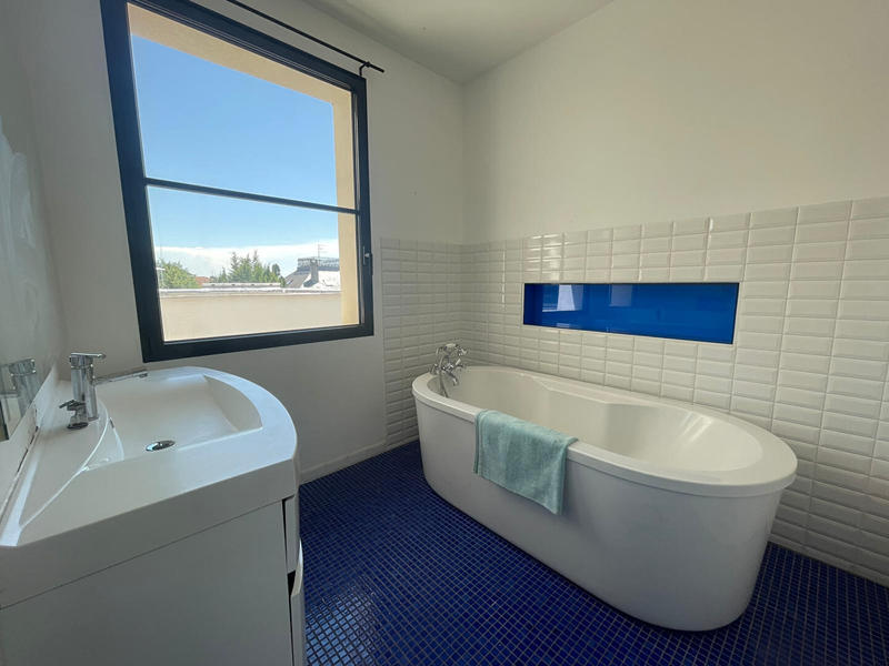 Maison - 301 m² - 8 pièces