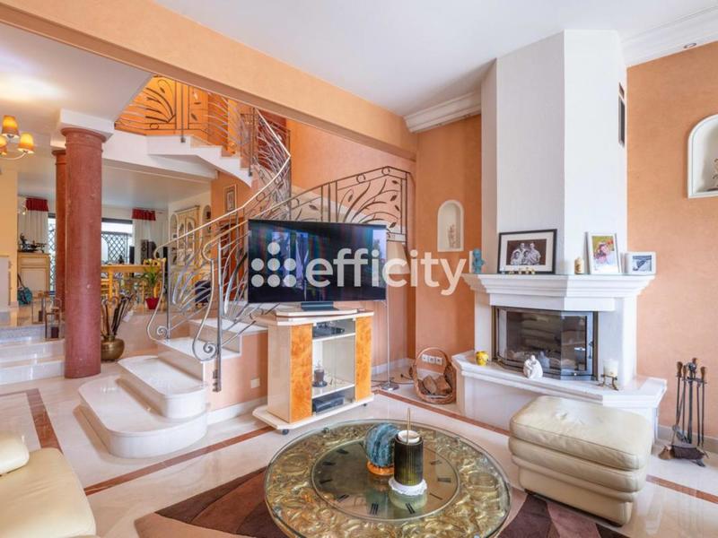 Pavillon - 327 m² - 6 pièces