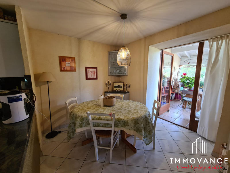 Appartement - 93 m² - 5 pièces