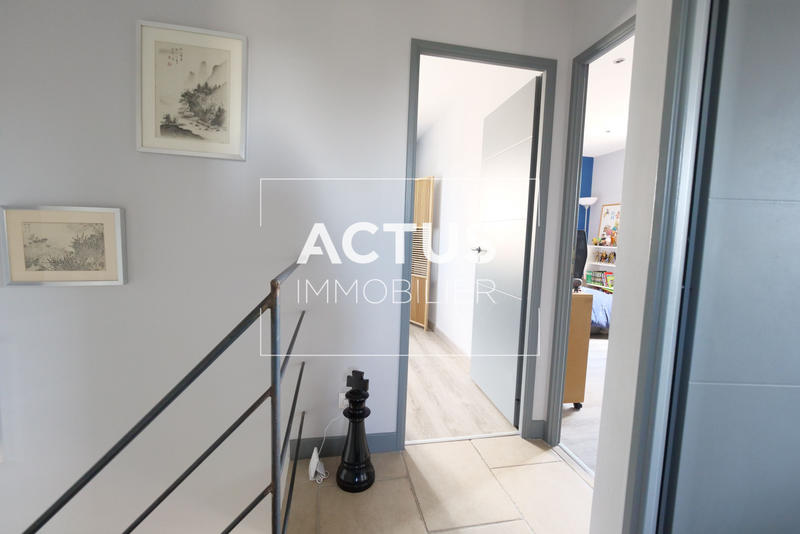 Maison - 101 m² - 5 pièces