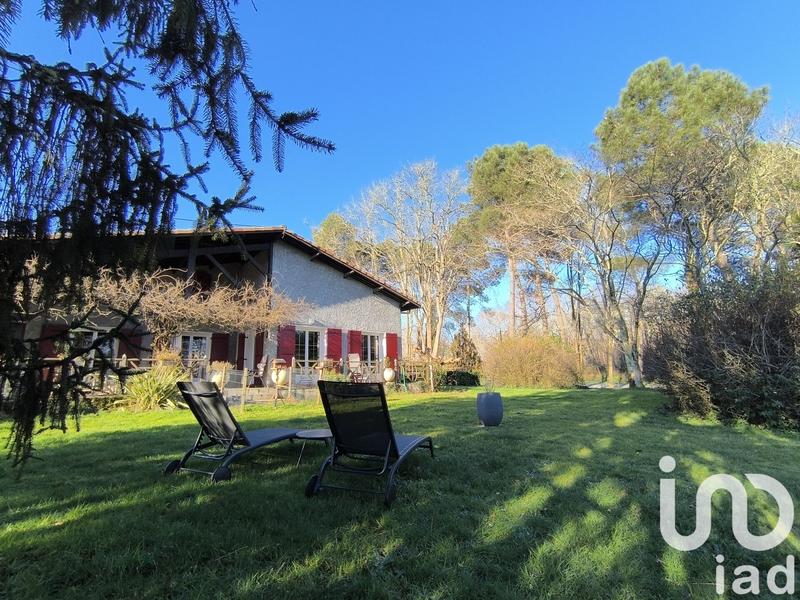 Maison - 230 m² - 9 pièces