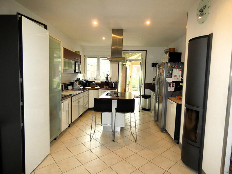Maison - 203 m² - 7 pièces