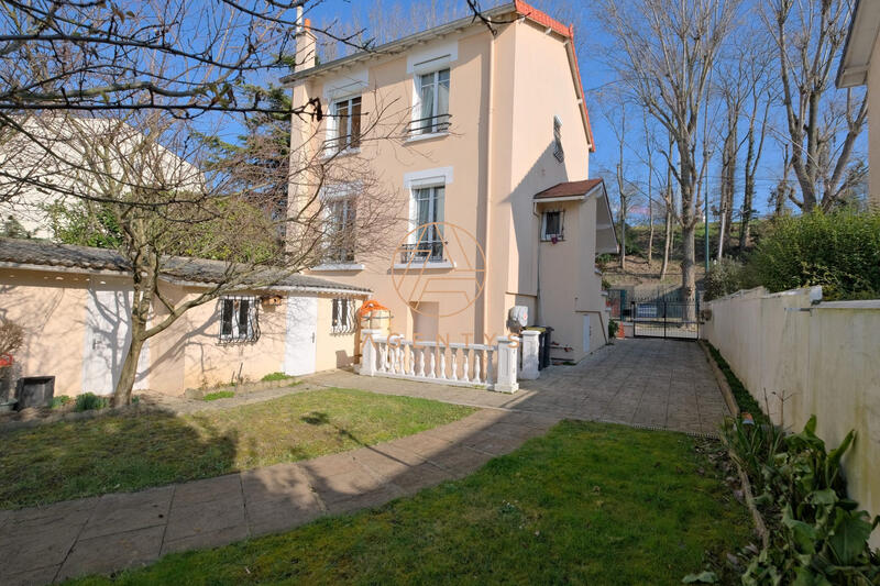 Maison - 168 m² - 5 pièces