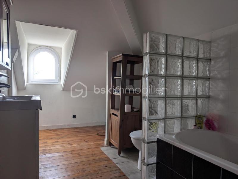 Demeure - 233 m² - 10 pièces