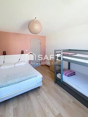 Maison - 208 m² - 8 pièces