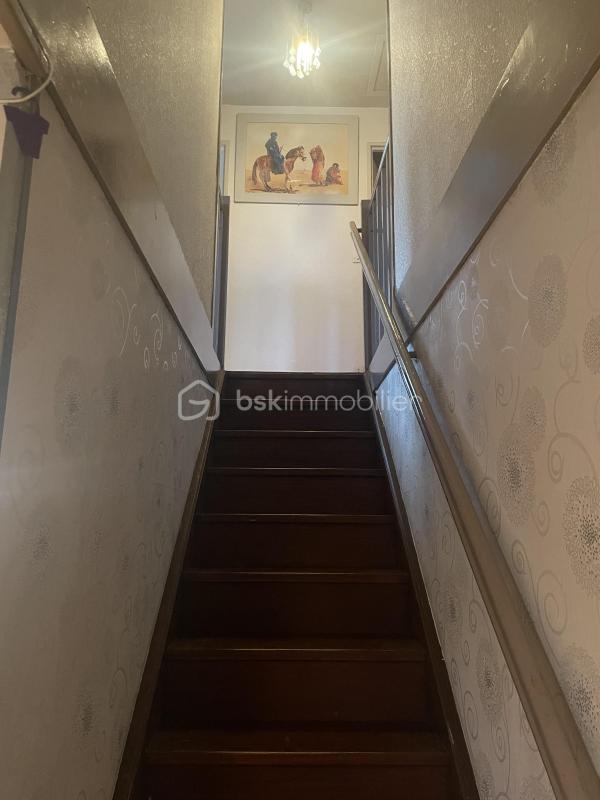 Maison traditionnelle - 90 m² - 6 pièces