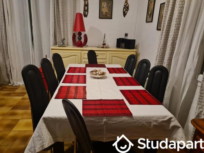 Chambre - 13 m² - 1 pièce