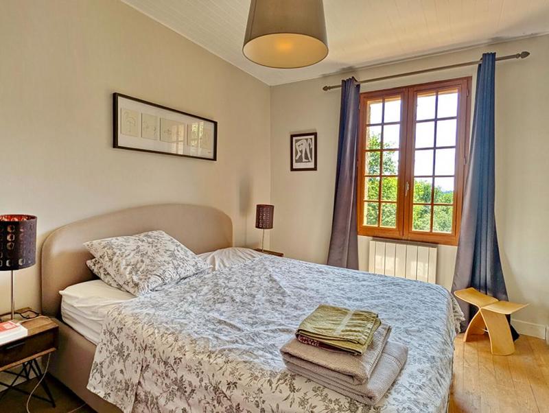 Maison - 221 m² - 5 pièces