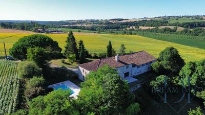 Maison - 380 m² - 11 pièces