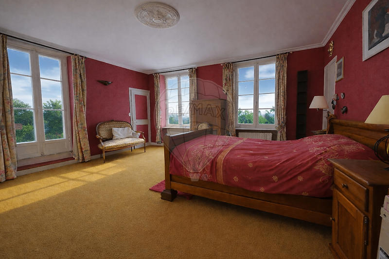 Maison - 210 m² - 7 pièces