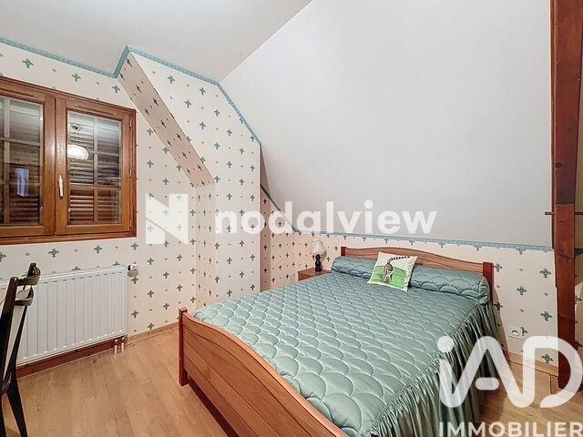 Maison - 181 m² - 9 pièces