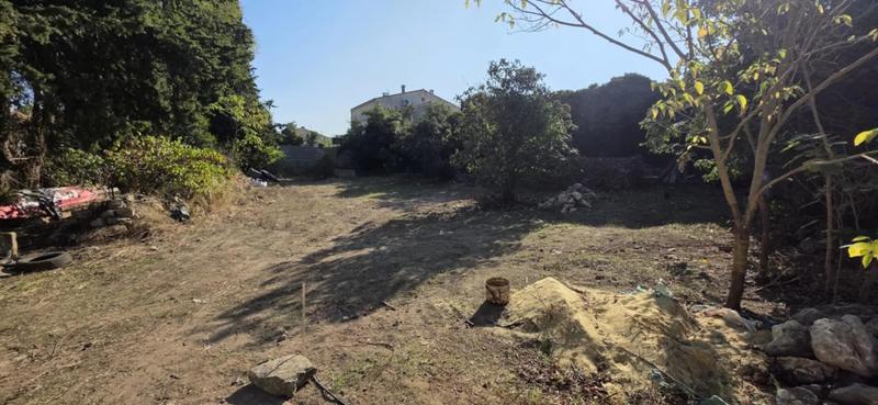 Terrain constructible - 710 m²