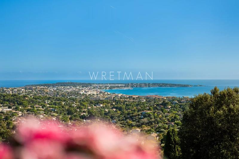 Villa - 318 m² - 13 pièces