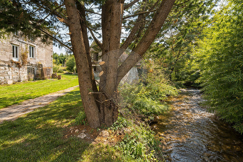 Moulin - 200 m² - 6 pièces