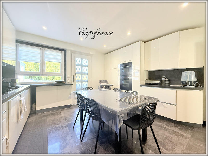 Maison - 179 m² - 7 pièces