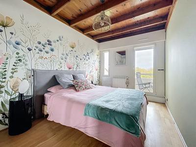 Appartement - 99 m² - 5 pièces