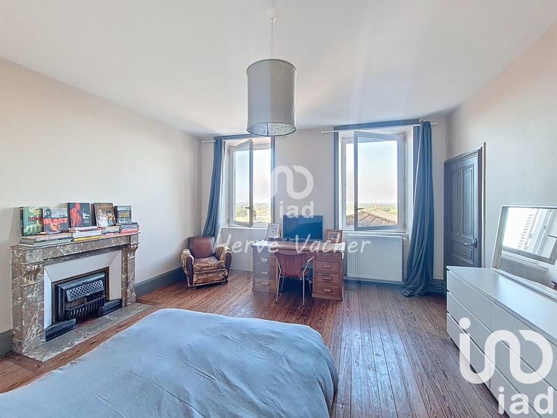 Maison - 212 m² - 7 pièces