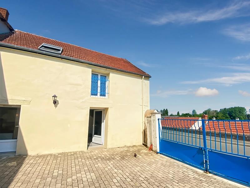 Maison - 186 m² - 8 pièces
