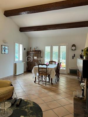 Maison - 196 m² - 6 pièces