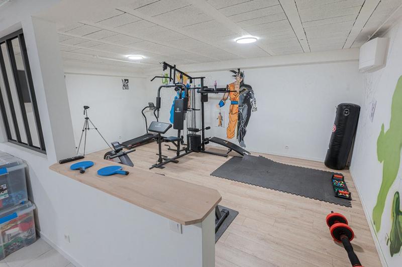 Maison - 300 m² - 10 pièces