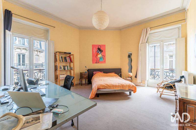 Appartement - 208 m² - 6 pièces