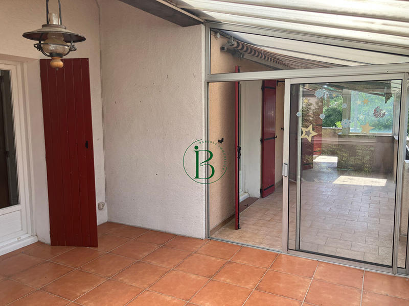 Villa - 242 m² - 6 pièces